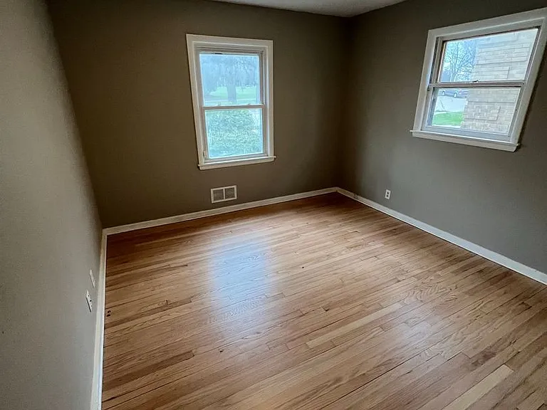 1122 E Singer Cir. (4 Unit) — Photo 4