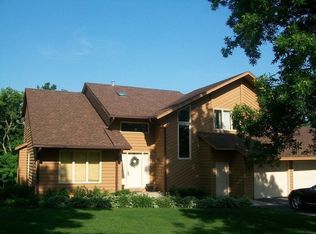 8750 Sunset Trl, Chanhassen, MN 55317
