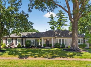 607 Packford Dr, Chesterfield, MO 63017