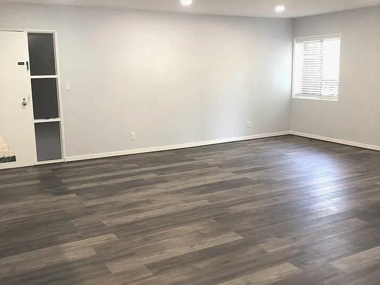 29 Stonehenge Cir #1 — Photo 4