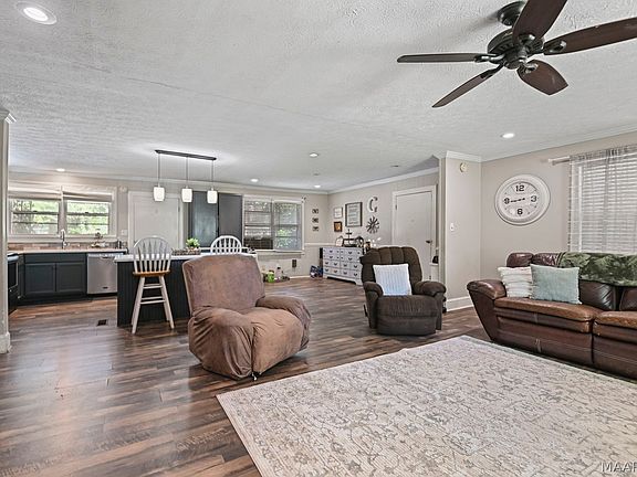 3rd image of 706 7th St