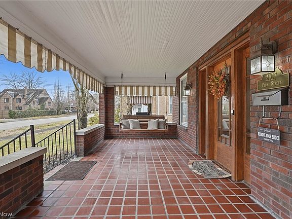4th image of 2107 Plum St