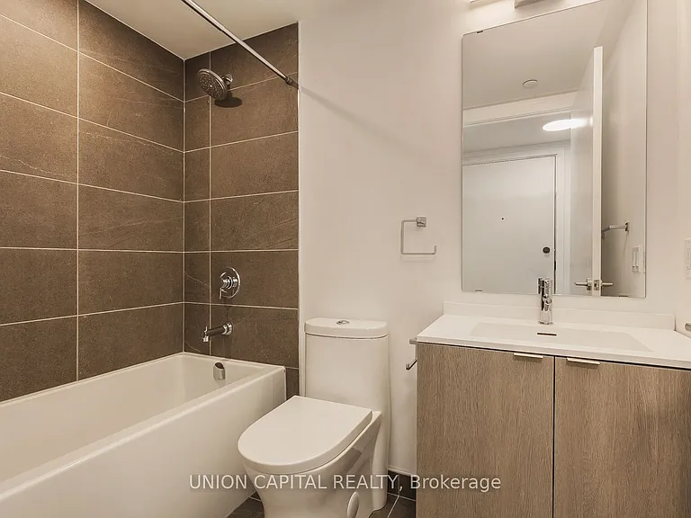 100 Queen St E #909 — Photo 4