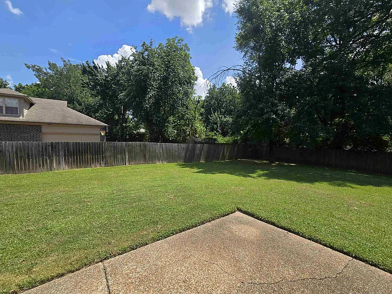 8949 Poplar Pike — Photo 32