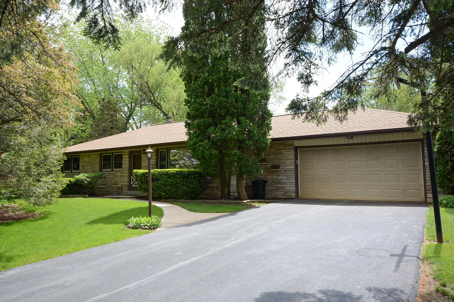 N63W15695 Claremore Cir photo 1