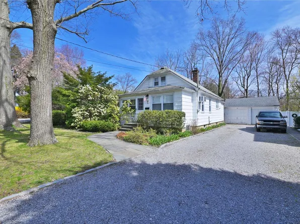 46 Glen Cove Drive, Glen Head, NY 11545