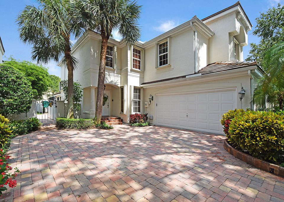 1st image of 35 Grand Bay Cir