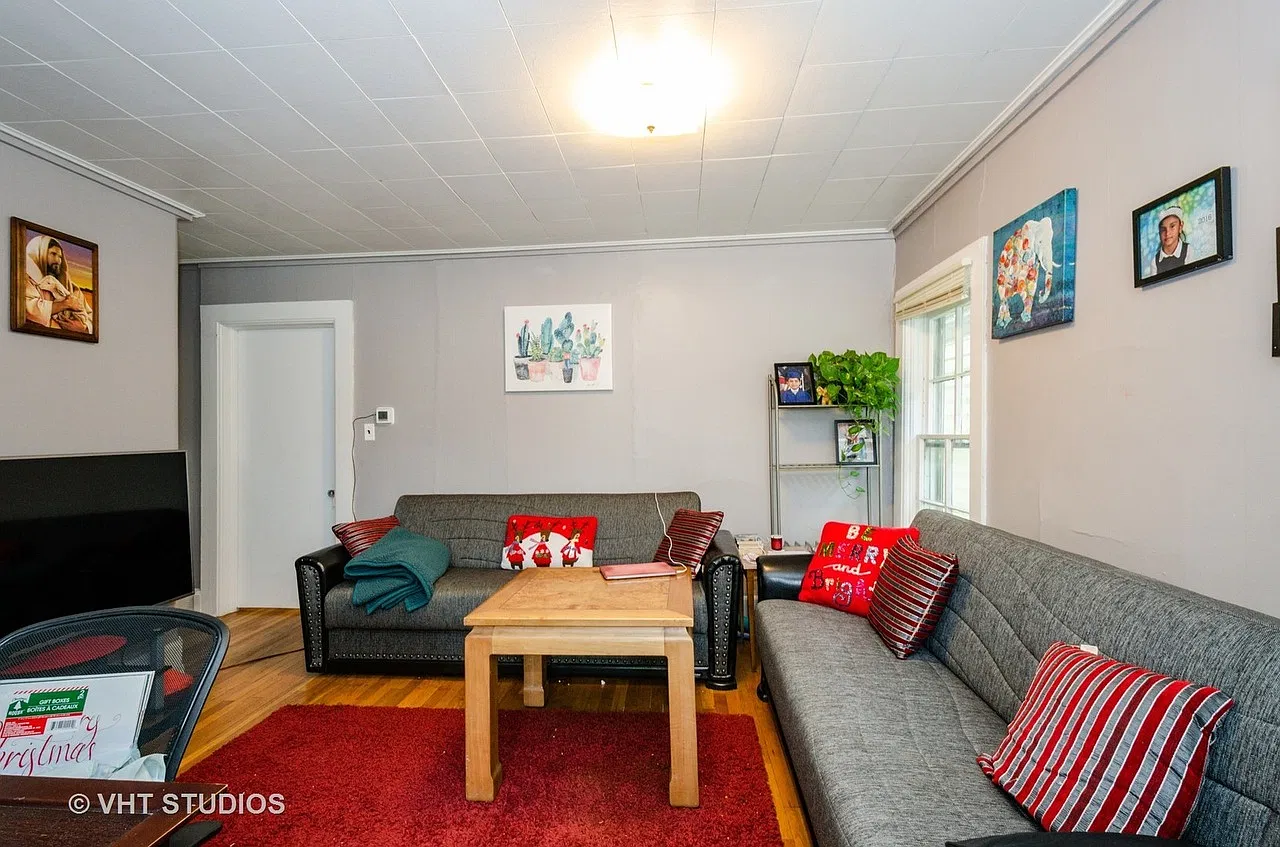 2 bed, 800 sqft, $1,770 — Photo 2