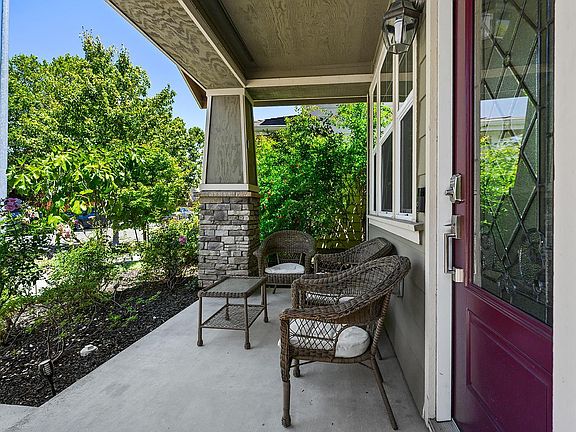 3rd image of 1706 Gateside Drive