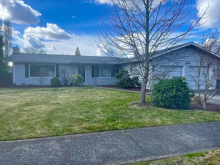 428 Meade Ave — Photo 1
