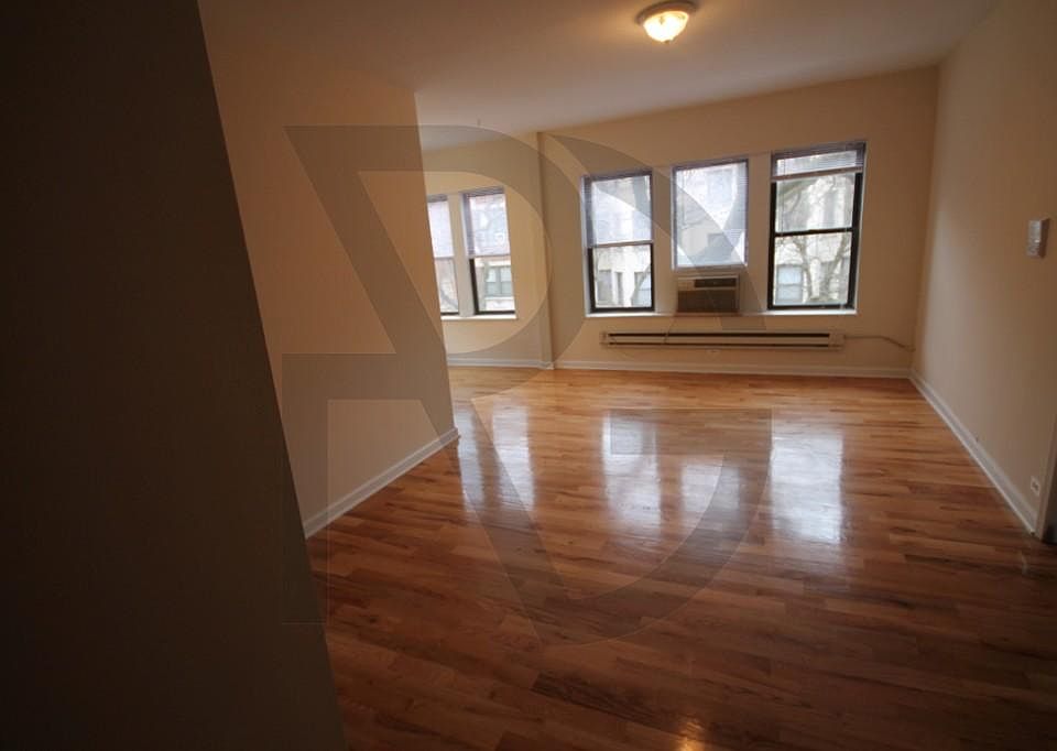 1st image of 3720 N Pine Grove Ave #3720E1