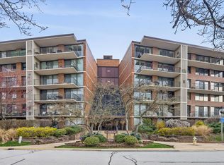 2 S Atrium Way APT 603, Elmhurst, IL