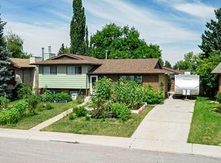 65 S Hart Cres, Red Deer, AB T4N 6E5