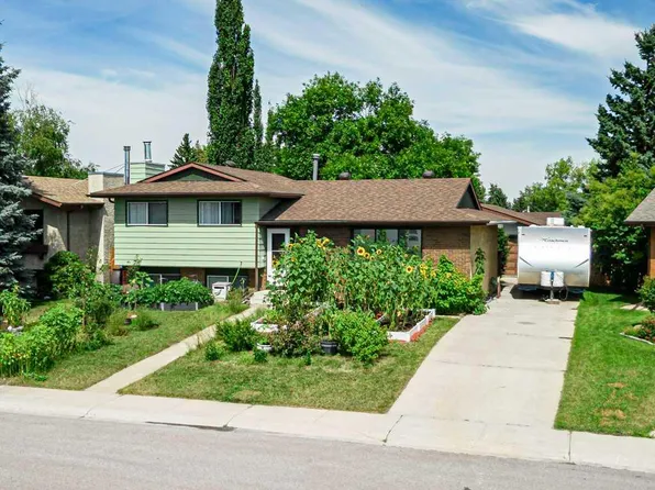65 S Hart Cres, Red Deer, AB T4N 6E5