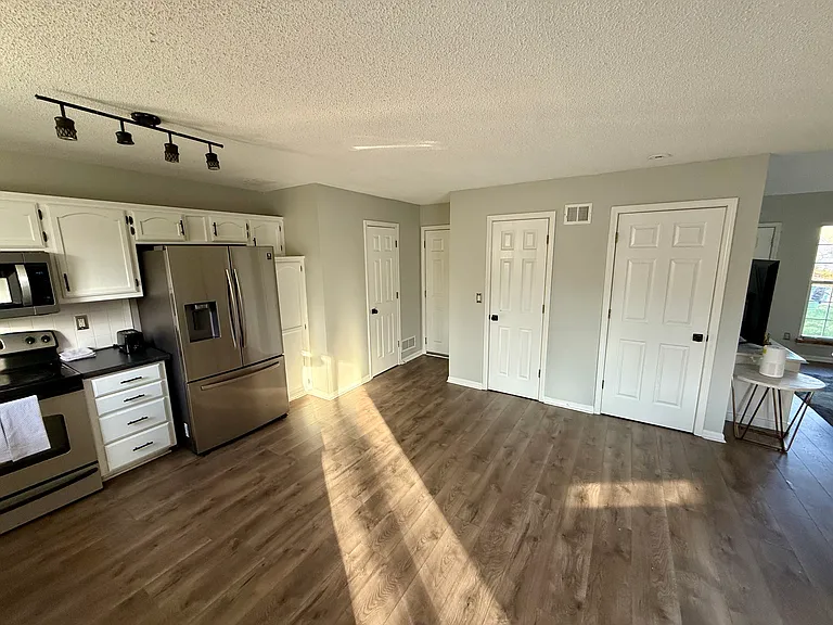 1821 Kingbird Ln — Photo 9