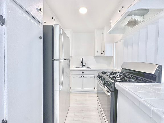 5th image of 3318 Drew St #3