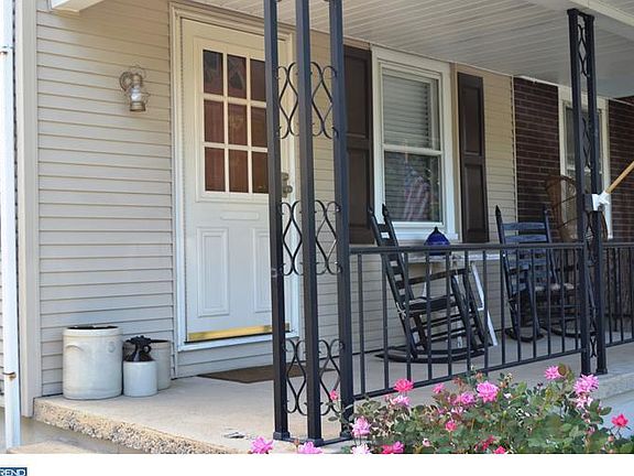 2nd image of 46 E Meadow Ave