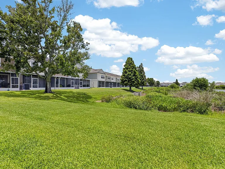 4979 Pond Ridge Dr — Photo 32