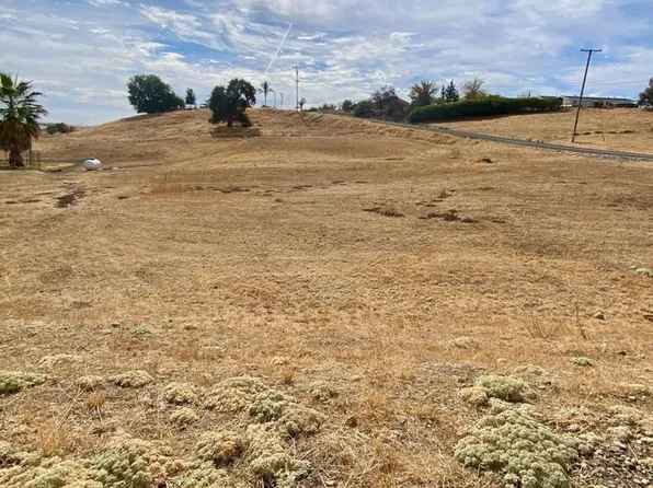 2426 Village Dr, Ione, CA 95640