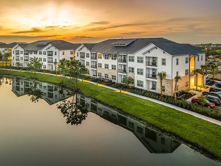 The Clarke at Kendall Town Apartments — Photo 30