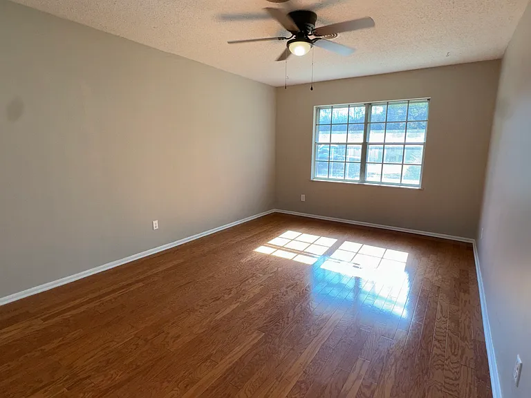 2434 Patterson Dr — Photo 10