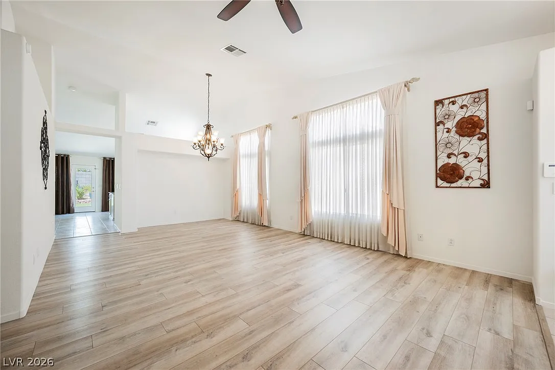 4 bed, 2.0 bath, 2130 sqft, $2,895 — Photo 4