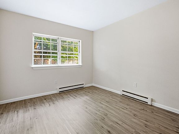 5th image of 97 Fern St #7