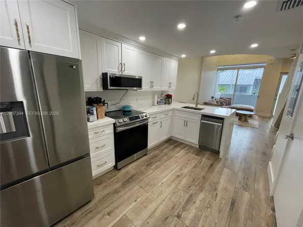 3339 Virginia St APT 141, Miami, FL 33133