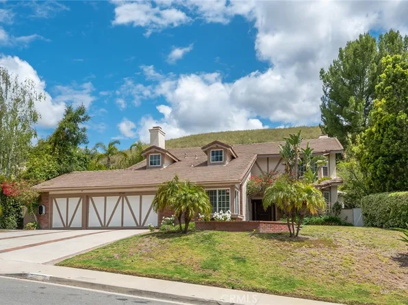 29749 Kimberly Dr, Agoura Hills, CA 91301