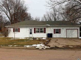 720 S Main St, Lennox, SD 57039