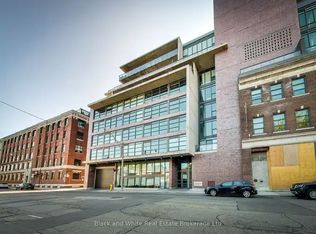 90 Broadview Ave #823, Toronto, ON M4M0A7