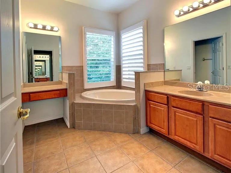 18020 Maui Isle Dr — Photo 27