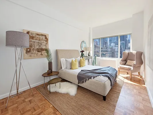 Sold by Sotheby's International Realty | media 6