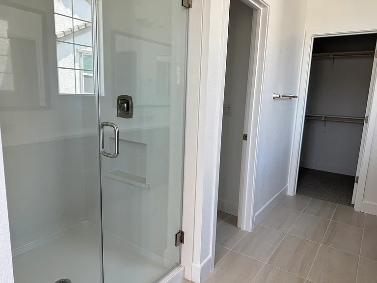96 E Frost Dr — Photo 16