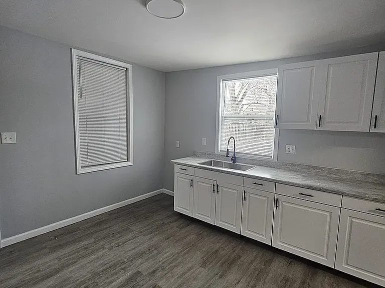 2901 Wade Ave #B — Photo 2