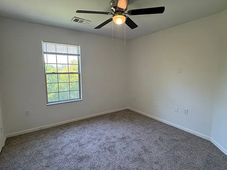 Highlands Apts — Photo 53