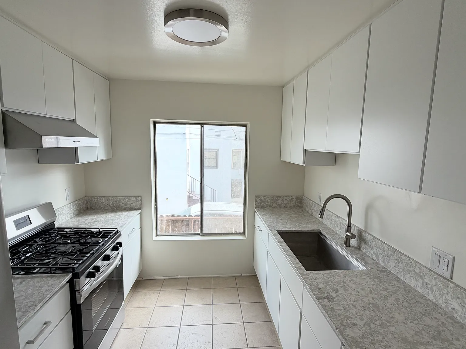 1 bed, 850 sqft, $2,600 — Photo 1