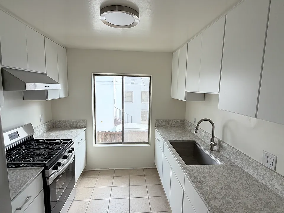 1153 S Norton Ave #5