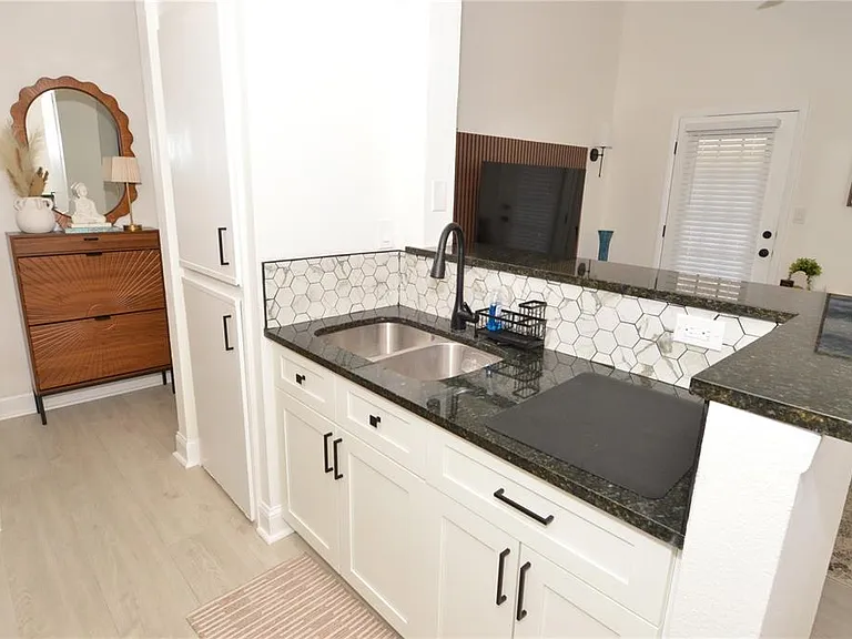 8714 Mallard Reserve Dr #201 — Photo 9