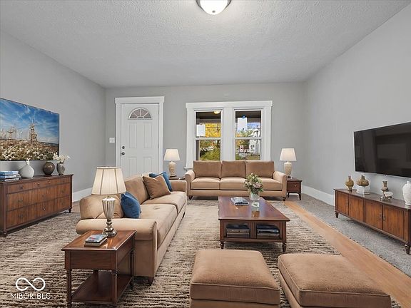 3rd image of 415 W Broadway St