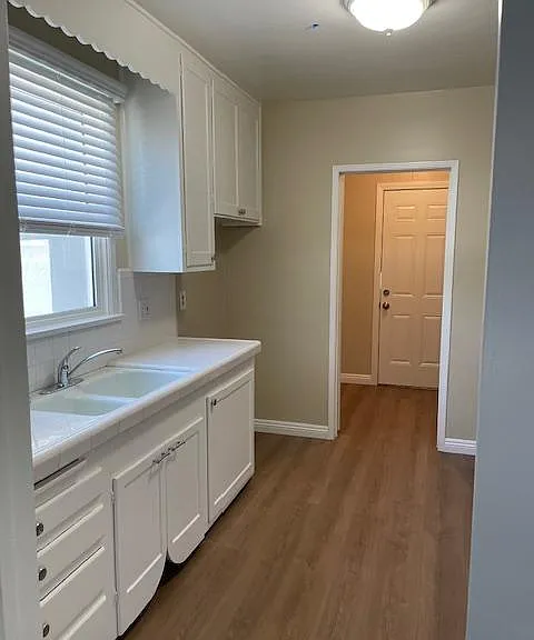 4303 Linwood Pl — Photo 2