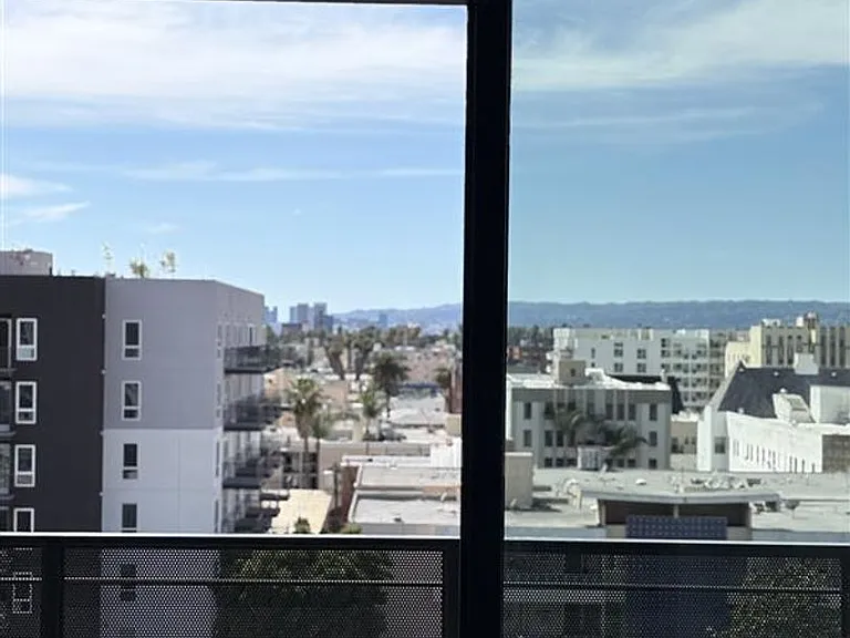 Maya Apartments at 535 Kingsley Dr in Los Angeles — Photo 38