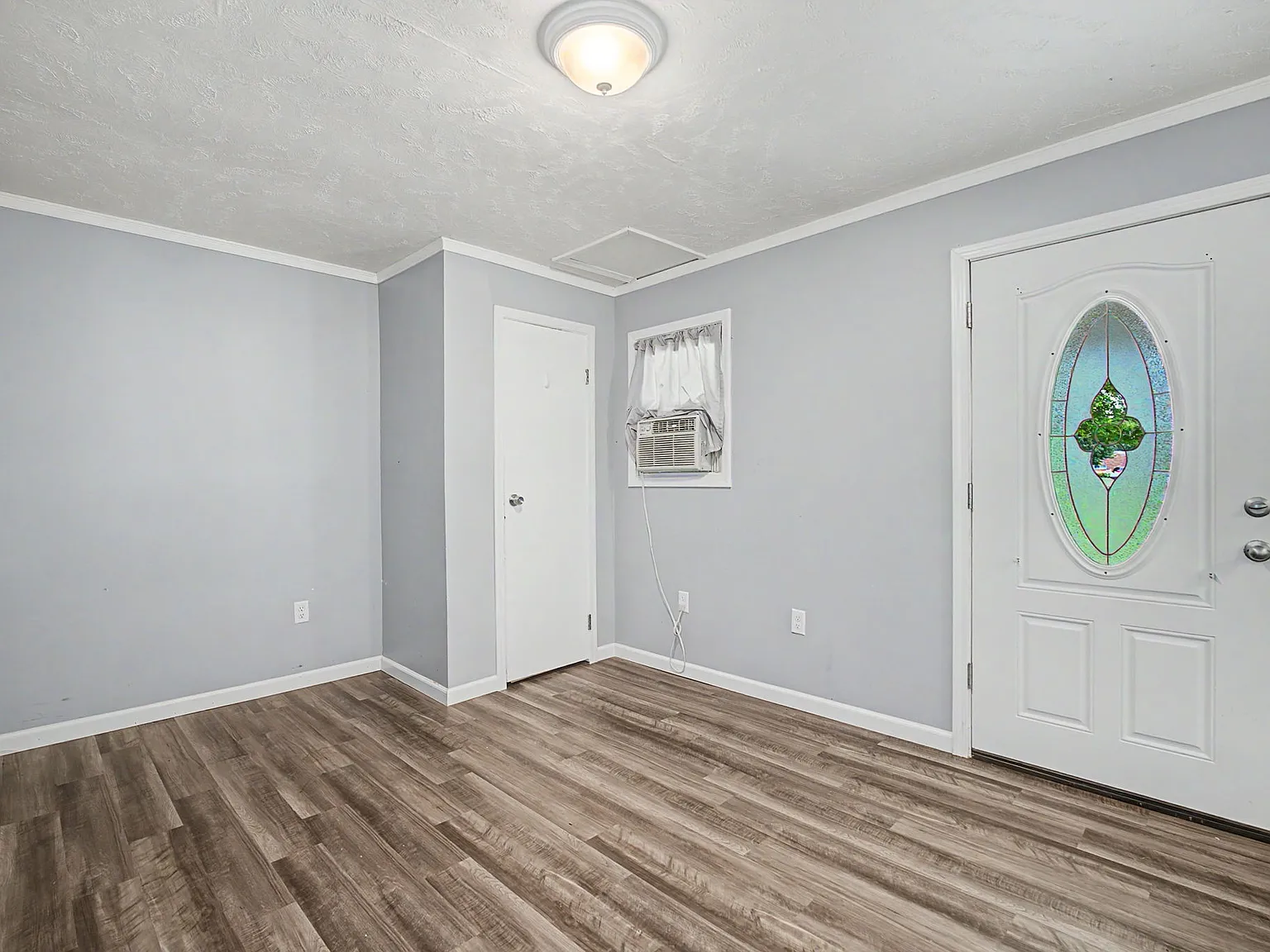 3 bed, 1586 sqft, $2,770 — Photo 4