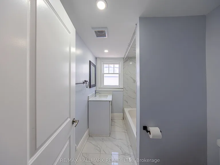 559 Ritson Rd S — Photo 18