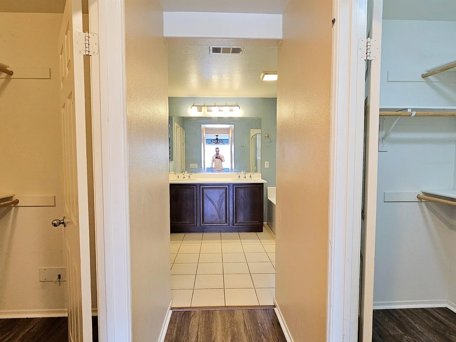 1105 North Yucca Avenue - 1 — Photo 2