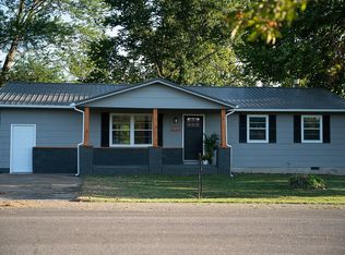 1012 Clay Rd, Versailles, MO 65084