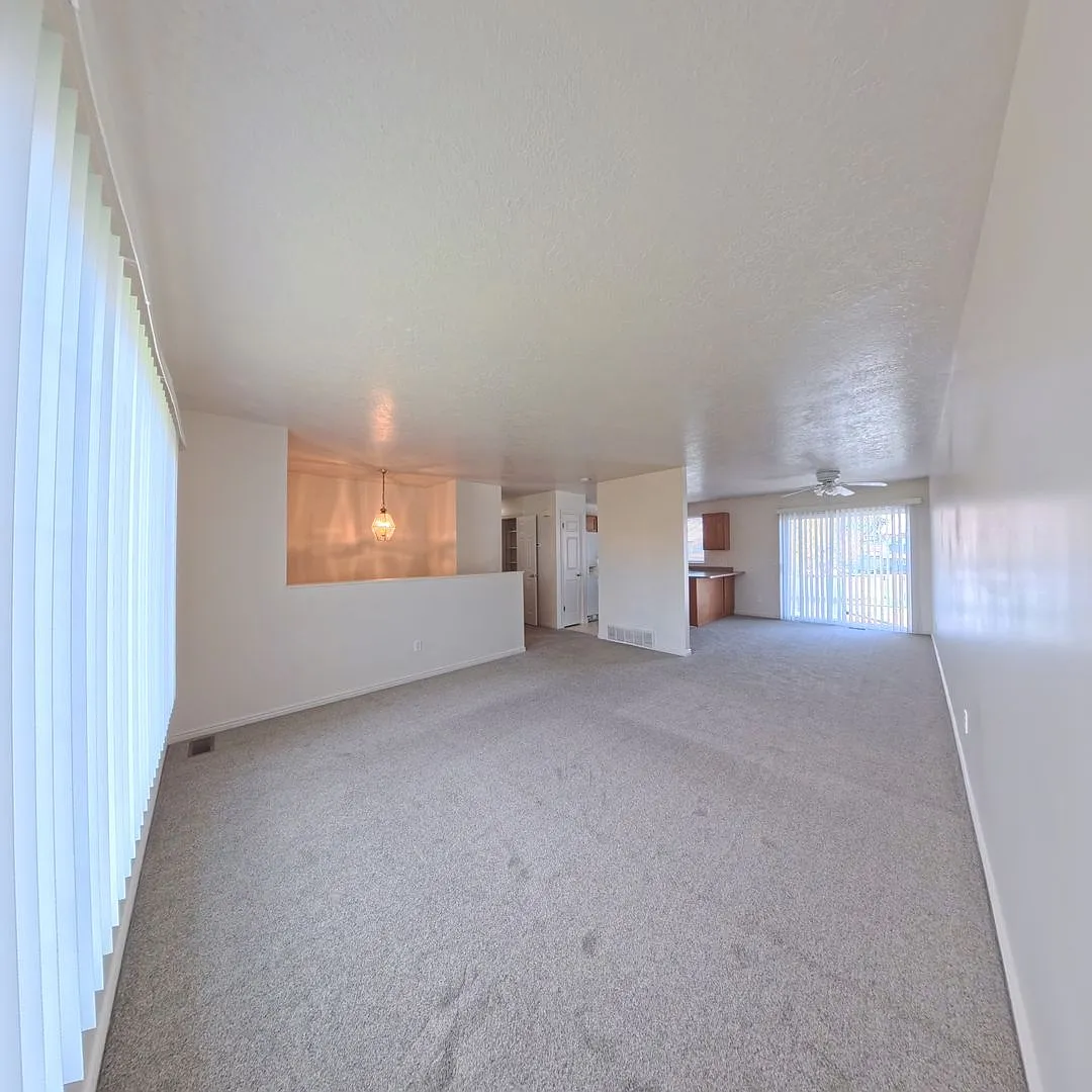 4 Bedroom House in Clearfield — Photo 3