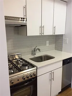 Rented by Buchbinder & Warren | media 6