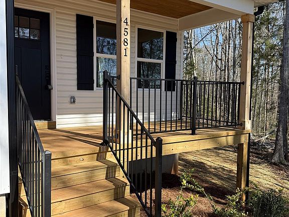 3rd image of 4581 Riverside Rd