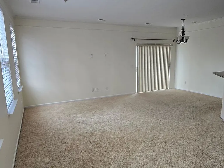 2268 Arcadia Dr — Photo 3